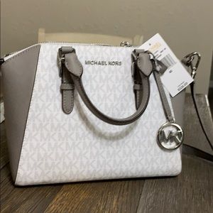 Michael Kors Messenger